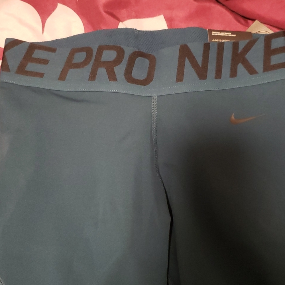 Nike shorts - Picture 4 of 6